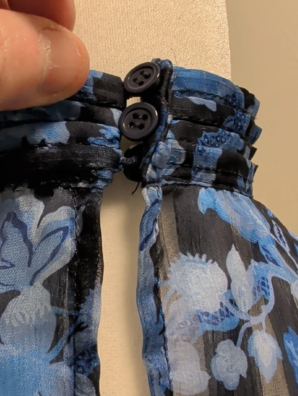 French Connection NWT Size 2  Blue Floral Sheer Long-Sleeve Blouse - Picture 7 of 10